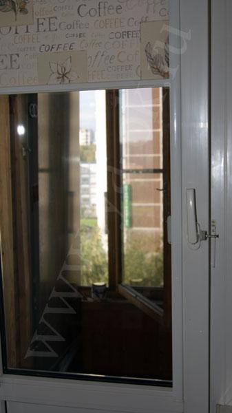Рулонные шторы установленные компанией Единый Оконный Центр на окна Rehau